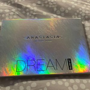 Anastasia dream glow kit